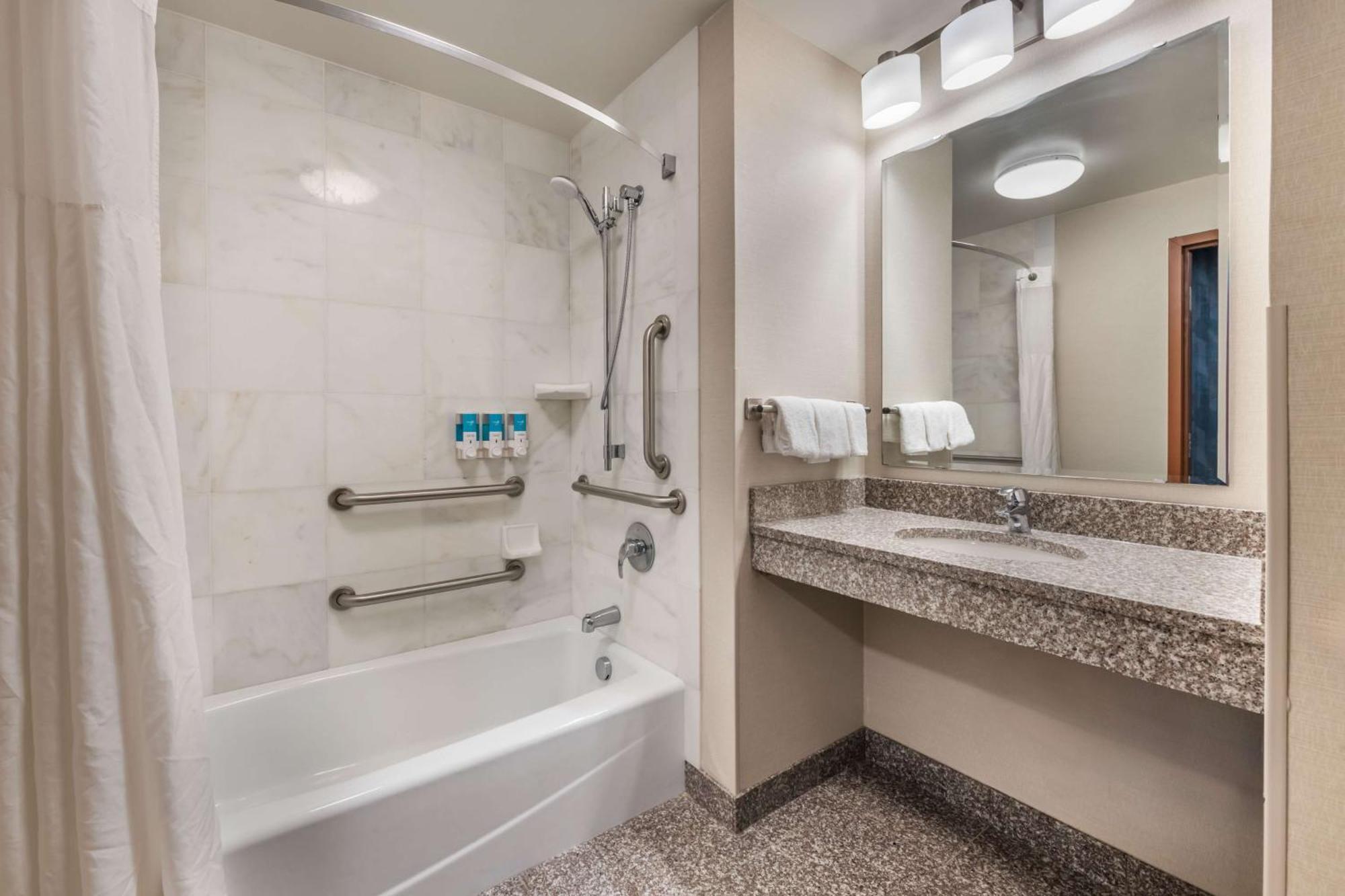 Drury Plaza Hotel Valdosta Luaran gambar